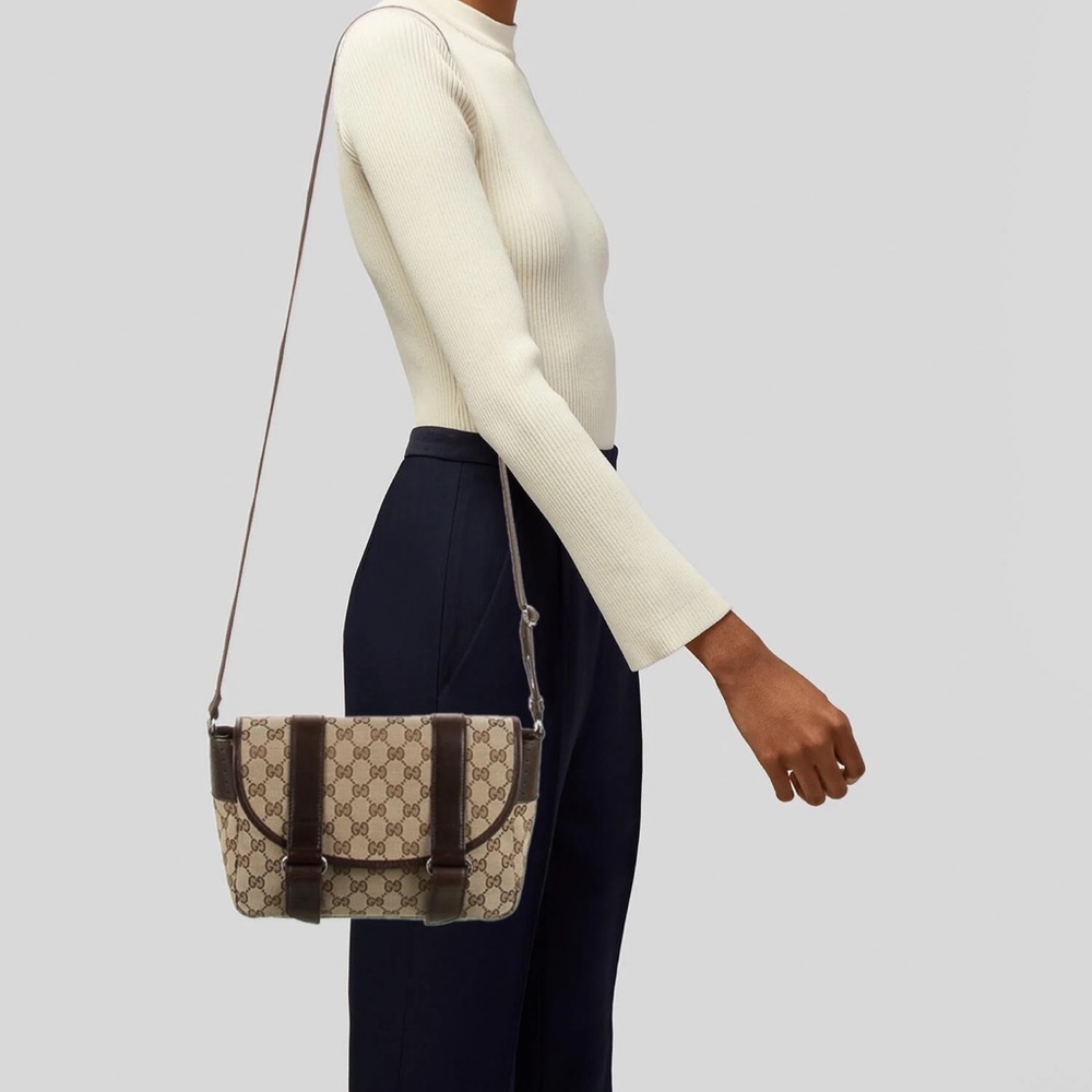 Pre loved authentic Gucci messenger bag GG monogram canvas